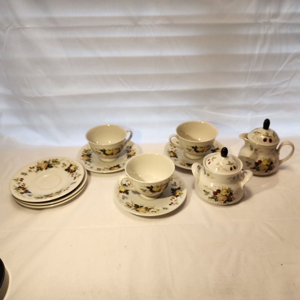 Royal Doulton MIRAMONT  Tea Cups (3), Saucers(6),‎ Creamer & Sugar ENGLAND